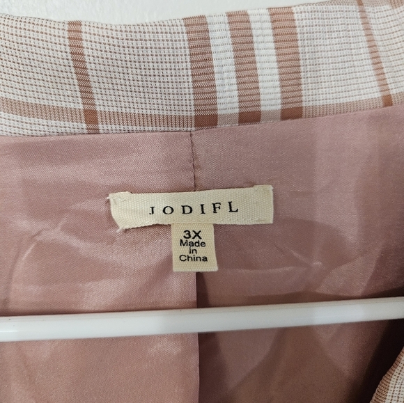 Jodifl Womens Pink Plaid Plus Size Blazer With Built In Shoulder Pads! - Picture 2 of 6